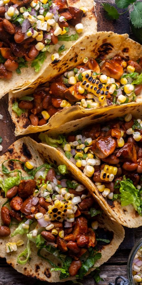 Vegan Taco Bar Ideas, Vegan Taco Recipes, Vegan Cafe Food, Mushroom Tacos Recipes, Tacos Recipes Vegetarian, Plant Based Tacos, Vegan Street Tacos, Salted Snacks, Grilled Vegetarian