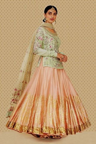 15 Latest Lehenga Kurta Designs In India 2018 Bajirao Mastani, Long Blouse Designs, Kurta Lehenga, Wedding Lehenga Designs, Lehnga Dress, Lehenga Blouse Designs, Green Lehenga, Women's Beauty, Ghagra Choli