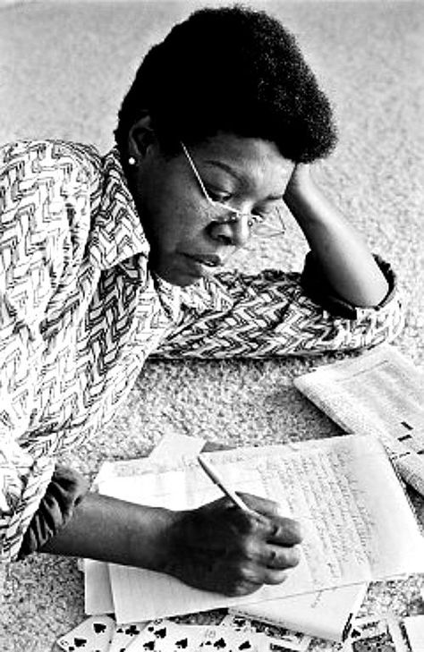 Maya Angelo, The Caged Bird Sings, Phenomenal Woman, Women Writers, April 4, Maya Angelou, Photos Of Women, Inspirational People, Black Is Beautiful