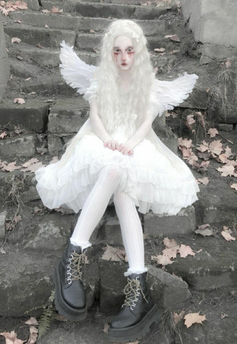 Angelcore Aesthetic Outfits, Angel Core Outfit, White Goth Outfit, Light Goth, Dollcore Outfits, Goth Angel, Creepy Cute Aesthetic, Bubble Goth, White Goth