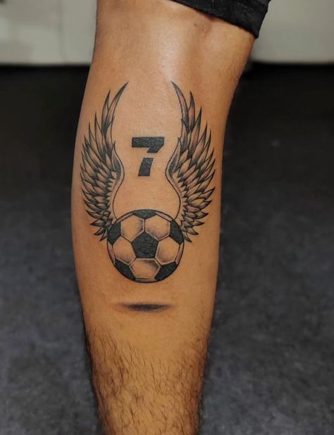 VT#sportstattoo #sports #tattoo #footballtattoo #colortattoo #football #hockeytattoo #tattoos #baseball #dotworktattoo #nightbikers #palacios #argentina #bronze #voleyball #voley #olimpiadas #olympicgames #chispatattoo #hockey #repost #bikertattoo #tattooart #deportes #bikerun #bicicleta #bycicle #tattoofit #nintendoswitch #trilhaserumos Football Leg Tattoo, Soccer Tattoos For Men, Henna For Boys, Tattoo Football, Soccer Tattoos, Calf Tattoo Men, Leg Sleeve Tattoos, Leg Tattoo Ideas, Football Tattoo