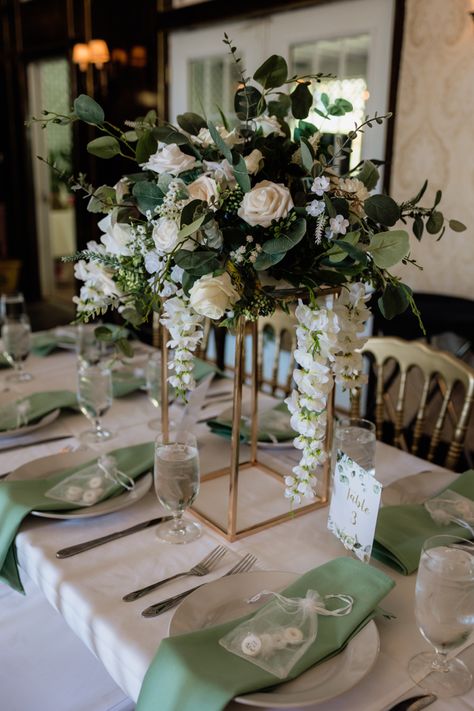 Sage And Gold Wedding Decor, Sage Wedding Reception Decor, Sage Green And Grey Wedding Centerpieces, Sage Green Wedding Rustic Table Settings, Sage Green Quince Centerpieces, Ivory And Sage Wedding Table Setting, Gold Table Settings Wedding, Sage Green Xv Decorations, Sage Table Decor