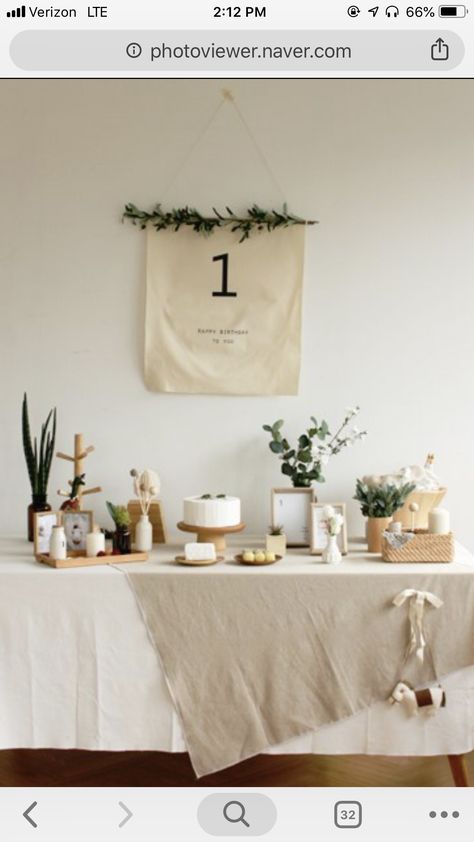 Minimalist One Year Old Birthday Party, Neutral One Year Birthday, Neutral First Birthday, Minimal 1st Birthday Party, Neutral Color Birthday Party Ideas, Minimalist First Birthday Boy, Minimalist Party Decor Birthday, First Birthday Table Setup, Minimalist Birthday Decor Simple