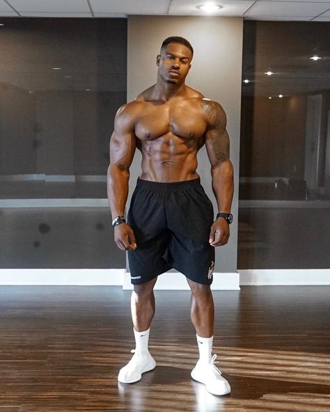 Simon Panda Bodybuilder, Simeon Panda, Beard Boy, Husband Best Friend, Man Crush Monday, Chelsea Football Club, Men's Fitness, Chelsea Football, Fitness Apparel