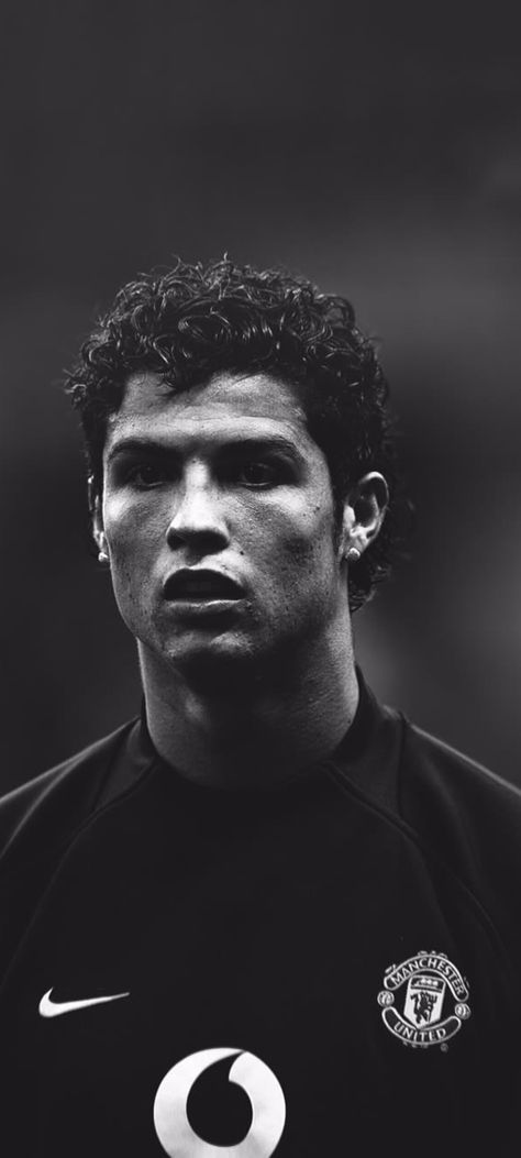 Soccer Asthetic Picture Wallpaper, Cristiano Ronaldo Black Wallpaper, Ronaldo Black And White Wallpaper, Cr7 Black And White, Cristiano Black And White, Cr7 Black Wallpaper, Ronaldo Aesthetic Wallpaper, Ronaldo Black And White, Cristiano Ronaldo Aesthetic