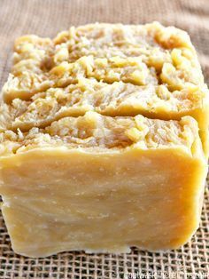 Beer Shampoo Bar Recipe, Homemade Shampoo Bar, Bar Shampoo, Shampoo Bar Recipe, Herbal Shampoo, Washing Your Hair, Shampoo Recipe, Homemade Beer, Homemade Shampoo