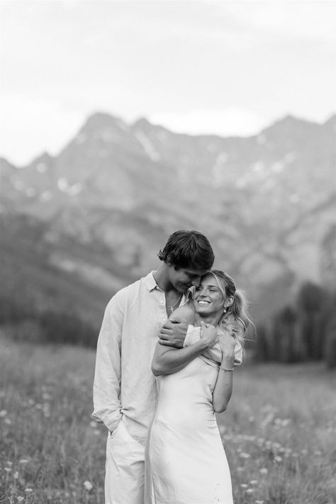 Fall Couples Engagement Photoshoot, Couples Photos Engagement, Neutrals Engagement Photos, Hugging Engagement Photos, Fall Colors Engagement Photos, Engagement Photos Ideas Nature, Wood Engagement Photos, Engagement Pic Inspiration, Fall Colorado Engagement Photos