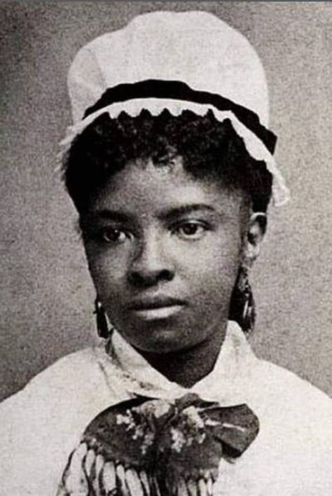 Rebecca Lee Crumpler was an American author and physician. In 1864, after completing her course of studies at the New England Female Medical College, she became the first African-American female to be a doctor of medicine. Rebecca Lee Crumpler, Private Duty Nursing, Nursing License, Professional Nurse, Nursing Profession, Hidden Figures, Nursing Programs, Black Person, Female Doctor