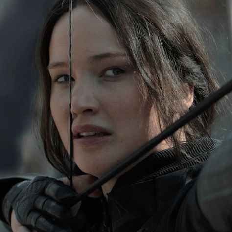 Intj Characters, Hunger Games Wallpaper, Hunger Games Characters, Hunger Games Mockingjay, Dystopian Books, Hunger Games 3, Hunger Games Trilogy, Katniss Everdeen, Catching Fire