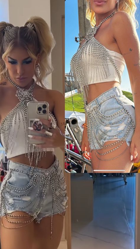 Top Strass Outfit, Short Com Strass, Carnaval Aesthetic, Outfit Carnaval, Top Strass, Tomorrowland Outfit, Customised Clothes, Carnaval Outfit, Festival Inspo