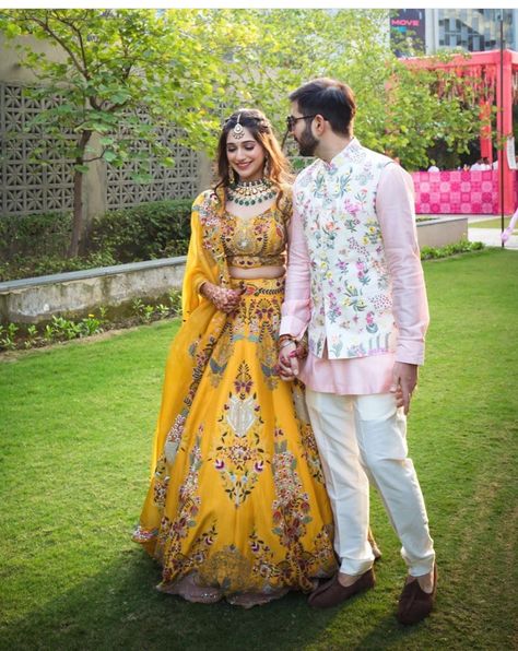 Engagement Dress For Bride, Wedding Lehenga Choli, Indian Groom Wear, Wedding Dresses Men Indian, Mehendi Outfits, Couple Wedding Dress, Indian Wedding Couple Photography, Wedding Lehenga Designs, Indian Bride Outfits