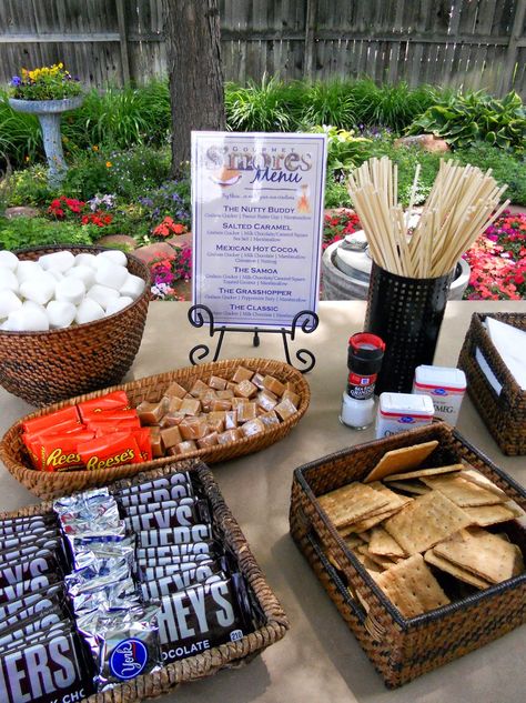 Smores Dessert Bar, Smores Table, Bbq Party Menu, Backyard Wedding Bar, Smores Party, Buffet Wedding Reception, Smores Bar, Smores Dessert, Backyard Graduation Party