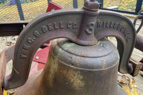 Dinner Bell Post, Fire Bell, Cast Iron Bell, European Heritage, Antique Bell, Cast Iron Cleaning, Country School, Garden Sculptures, Dinner Bell