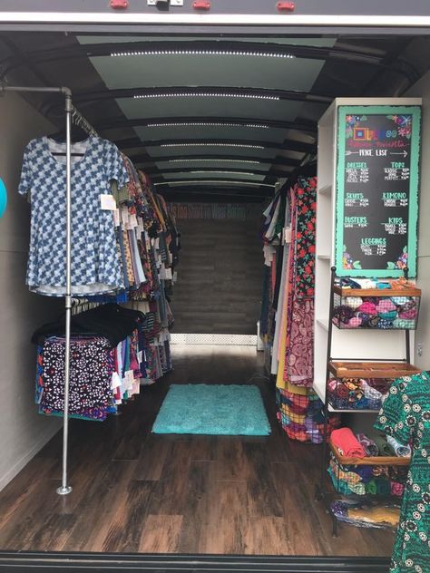 LLR mobile store Mobile Clothing Store, Bus Store, Boutique Trailer Ideas, Trailer Boutique Ideas, Caravan Shop, Small Boutique Interior, Beach Trailer, Mobile Fashion Truck, Camper Store