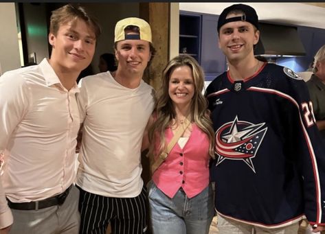 Luca Fantilli, Adam Fantilli, Michigan Hockey, Hockey Guys, Hockey Men, Jack Hughes, Hockey Memes, Hot Hockey Players, Hockey Boys