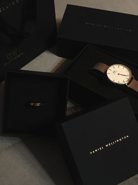 Woman watch, Classic Ring, Minimal, DW, Elegant Accessory Dw Watch, Daniel Wellington Watch, Ring Rose Gold, Classic Ring, Daniel Wellington, Michael Kors Watch, Wellington, Gold Watch, Rose Gold Ring