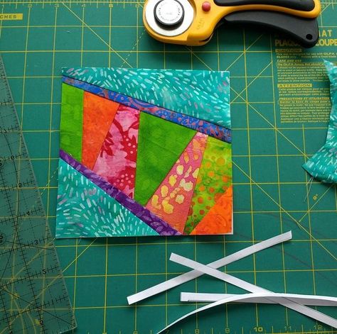 These paper piecing patterns are designed by Kat Salemno of One Stitch Back. Blue Quilt Patterns, Free Paper Piecing Patterns, Paper Piecing Tutorial, Paper Pieced Quilt Patterns, Foundation Paper Piecing Patterns, Paper Pieced Quilt, Bird Quilt, Foundation Piecing, Quilt Block Pattern