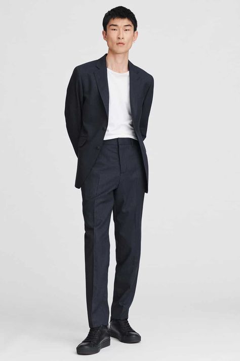 Suits With Sneakers Mens, Black Leather Sneakers Outfit, Suit With Sneakers Mens, Balanced Outfits, Leather Sneakers Outfit, Prenup Outfit, Black Shoes Outfit, Mens Navy Suit, Black Sneakers Outfit