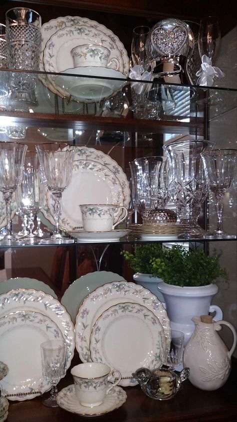 HOW TO STYLE YOUR CHINA CABINET – Decorate & More with Tip Crystal Glassware Display, Thrift Decorating, Fine China Display, Antique China Hutch, China Cabinet Decor, Cabinet Styling, China Cabinet Redo, Glassware Display, Dining Room Decor Traditional