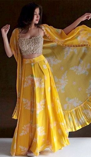 20 Dresses That Will Make Your Haldi Function Even More Special Haldi Dress Ideas, Ceremony Outfit, Haldi Ceremony Outfit, Haldi Dress, Indian Bridesmaid Dresses, Haldi Outfits, Lehenga Saree Design, Trendy Outfits Indian, Mehendi Outfits