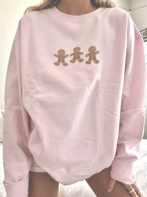 Pink Gingerbread, Dreaming Of A Pink Christmas, Trening Sztuk Walki, Girly Christmas, A Pink Christmas, Winter Princess, Pink Xmas, Cosy Christmas, Pink Winter