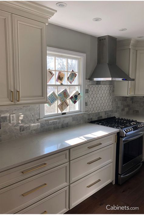 Beautiful Alabaster and Gray Kitchen with Marble Subway Tile and Wood Flooring - Cabinets.com Alabaster Kitchen Cabinets, Alabaster Kitchen, Kitchen With Marble, Marble Subway Tile, Marble Subway Tiles, Gray Kitchen, Interior Paint Colors, Grey Kitchens, Grey Kitchen