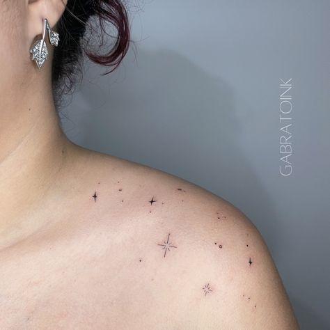 Sparkle Tattoo Ideas Shoulder, Star Freckle Tattoo Shoulder, Starry Shoulder Tattoo, Constellation Shoulder Tattoo, Shoulder Stars Tattoo, Shoulder Tattoos For Women Stars, Shoulder Sparkle Tattoo, Sparkle Shoulder Tattoo, Stars Tattoo On Shoulder