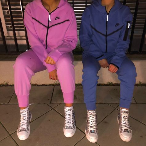 Tech Outfit, Track Suits Women, Fleece Outfit, Tech Girl, Cute Nike Outfits, Mode Zara, Nike Fleece, Nike Tech Fleece, Nike Tech