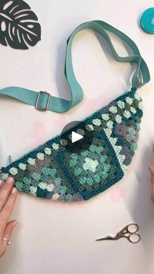 Granny Square Crossbody Bag, Square Crossbody Bag, Crochet Granny Square, Crochet Granny, Granny Square, Crochet Bag, Free Crochet, Cross Body, Crossbody Bag