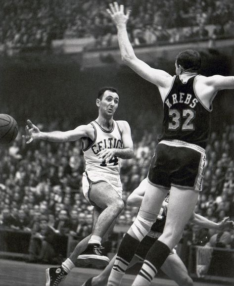 Bob Cousy, Fly Bird, Nba Basket, Red Sox Game, Boston Celtics Basketball, Celtic Legends, Celtic Pride, Basketball Photography, Nba Legends