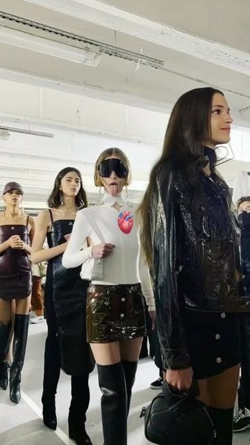 Runway Model Aesthetic, Fashion Week Aesthetic, Fashion Dream Job, Models Backstage, Model Lifestyle, Career Fashion, Model Inspo, Model Aesthetic, Fashion Portfolio