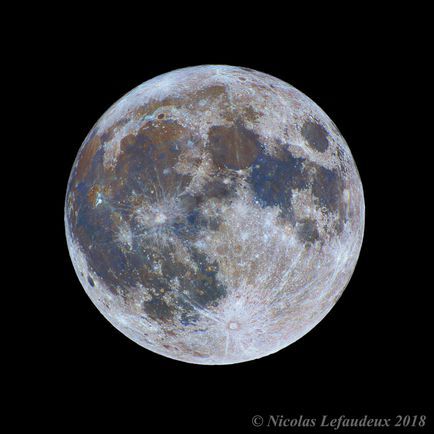 We may see the Moon as a dull grey, but if you photograph and process it properly, our satellite can take on some unexpected color. Blue Moon Pictures, Blue Moon Aesthetic, The Moon Aesthetic, Moon Beauty, Blue Witch, Moon Pics, Lab Art, Cold Moon, Blue Harvest