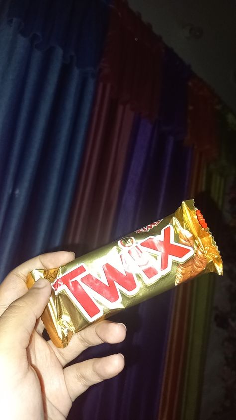 Midnight sweet cravings . Twix . Chocolate Twix Chocolate, Sweet Cravings, Art House, Aesthetic Videos, Chocolate Bar, Quick Saves, Art