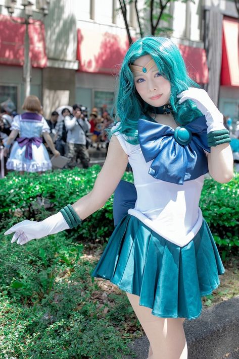 Sailor Neptune Cosplay Sailor Neptune Costume, Neptune Costume, Sailor Neptune Cosplay, Moon Universe, Moon Cosplay, Sailor Moon Cosplay, Sailor Neptune, Sailor Scouts, Pose Ideas