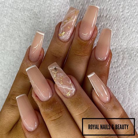 Short Square Marble Nails, White And Gold Nails Acrylic Short, Nuetral Prom Nails, Nude Marble Nail Designs, Engagement Nails Coffin, Nude Marble Acrylic Nails, Nude Nails For Wedding, Nude Bridesmaid Nails, Beige Marble Nails