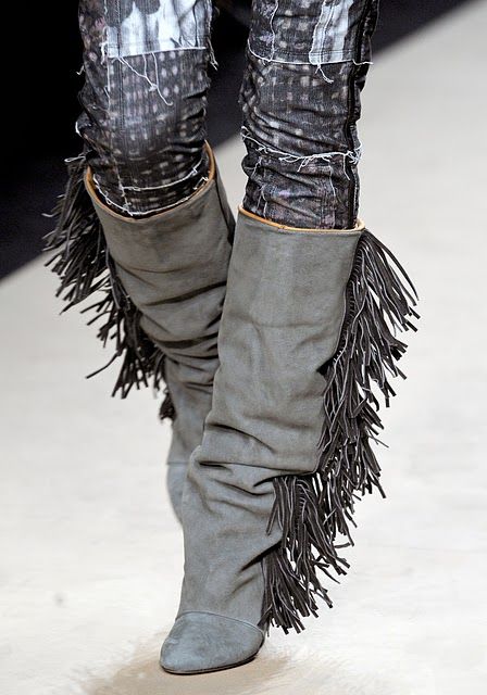 <3 Tassels Outfit, Boots With Tassels, Isabel Marant Boots, Tassel Shoes, Wedge Heel Boots, Winter Shoes For Women, Leather Patchwork, Mens Leather Boots, Suede Leather Boots