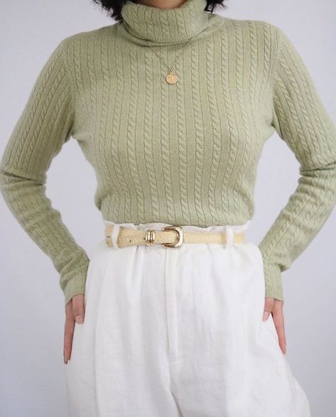 Absolutely stunning vintage sage pure cashmere turtleneck sweater. The most ultra luxe and soft fabric in such a beautiful shade of green.… Green Turtleneck Sweater, Green Turtleneck, Lady L, Cashmere Turtleneck, Sweater White, High Waisted Trousers, Vintage Sweaters, Vintage Silk, White Sweaters