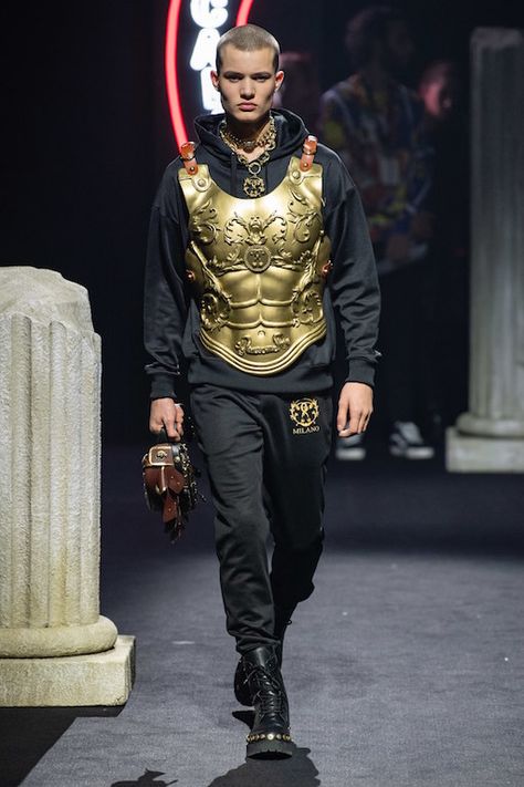 Moschino Pre-Fall 2019 Collection – Rome Mens High Fashion, Armor Fashion, High Fashion Men, Moschino Men, Anti Fashion, Greek Myth, Fashion Figures, Jeremy Scott, Stylish Mens Outfits