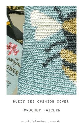 Crochet Cushion Pattern Free, Crochet Mobile Pouch, Crochet Cushion Covers, Crochet Cushion Pattern, Bee Crochet, Cushion Cover Pattern, Crochet Mobile, Buzzy Bee, Pouch Design