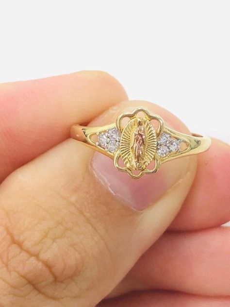 Virgencita Gold Ring, Catholic Jewelry Rings, Mexican Jewelry Gold Rings, Gold Mexican Rings, Mexican Gold Rings, Quince Rings Gold, Mexican Gold Jewelry, Gold Ring Ideas, Mexican Jewelry Gold