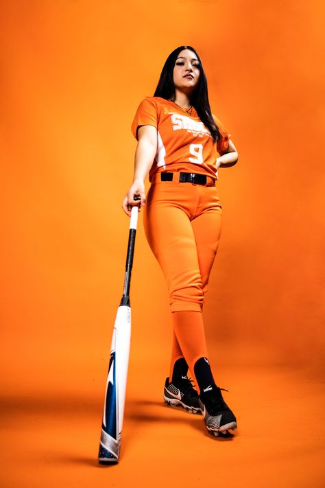 Softball Media Day, Softball Pictures Poses, Softball Picture, Softball Photography, Softball Photos, Senior Softball, Baseball Photography, Baseball Fashion, Sport Portraits