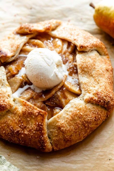 Pear Recipes Easy, Pear Galette, Pear Dessert Recipes, Ginger Pear, Crystallized Ginger, Caramel Pears, Pear Pie, Pear Dessert, Baked Pears