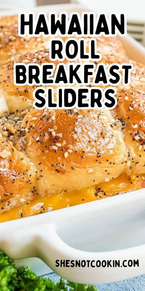 Hawaiian Roll Breakfast Sliders Recipe (Quick & Easy) Hawaiian Roll Breakfast Sliders, Hawaiian Roll Breakfast, Hawaiian Breakfast, Breakfast Roll, Roll Sliders, Eggs Cheese Breakfast, Breakfast Sliders, Hawaiian Roll, Breakfast Slider