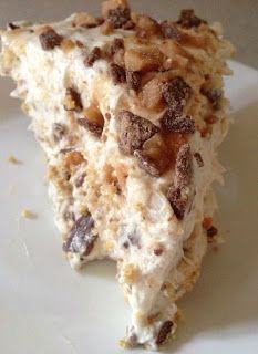 A Pie Per Week!: A Pie Per Week: Heath Bar Pie Mini Pie Crusts Ideas, Heath Bar Pie, Heath Bar Recipes, Heath Bar Dessert, Icebox Pies, Freezer Pie, Butterfinger Pie, Heath Bar, Just Pies