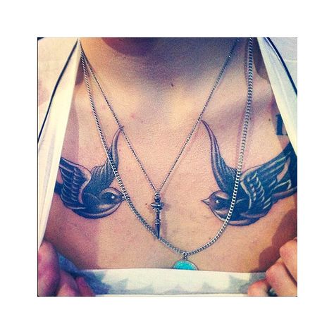 Harry Styles Chest Tattoo - Birds Tattoos Pic, Photo | Gossip Cop ❤ liked on Polyvore featuring tattoos, one direction, harry styles, harry and 1d Chest Tattoo Birds, Best Celebrity Tattoos, Sparrow Tattoo, Harry Styles Tattoos, Famous Tattoos, Chest Tattoos, Harry Styles Imagines, One Direction Harry Styles, Bird Tattoo