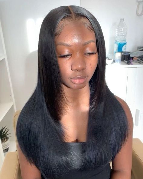 Middle Sew In, Layers Lace Front Wig, Layers On Wig, Wigs With Layers, Layered Sew In, Sew In With Layers, Middle Part With Layers, Layers Middle Part, Wig Layers