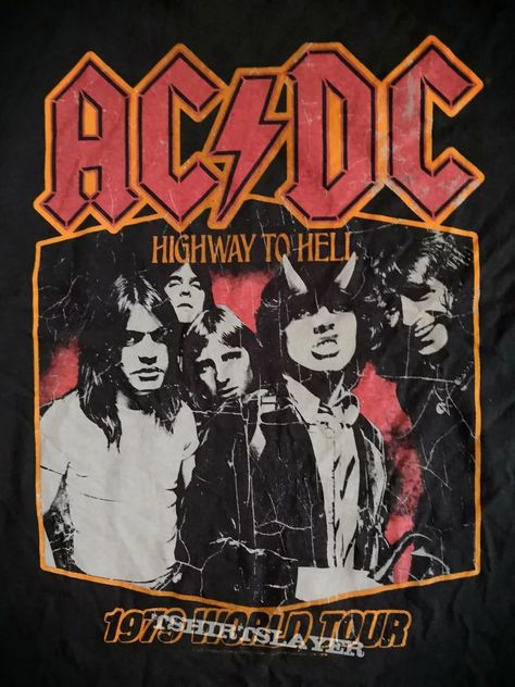 AC/DC - Highway To Hell World Tour 1979 (Reprint 2016) Ac Dc Rock, Rocker Tee, Bullet For My Valentine, Highway To Hell, Rock And Roll Bands, Dark Fashion, Ac Dc, Classic Rock, World Tour