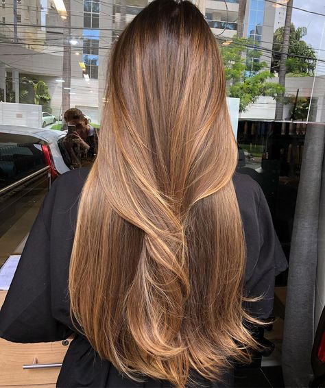 Blond Baby Lights, Strawberry Brunette Hair, Strawberry Brunette, Light Brunette Hair, Honey Blond, Light Brunette, Hair Cuts Styles, Brunette Hair With Highlights, Honey Blonde Hair