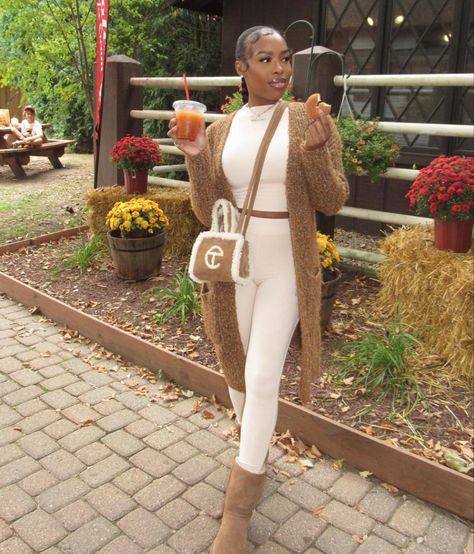 Brown Jumpsuit Outfit, Cute Winter Fits, Brown Jumpsuit, Outfit With Uggs, Fits Inspiration, Brown Jumpsuits, Cute Birthday Outfits, Jumpsuit Outfit