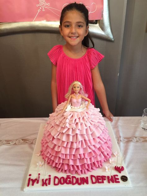 Barbie cake @divanpastanleri Big Barbie Cake, Barbie Doll Birthday Cake, Doll Birthday Cake, Big Cake, Barbie Cake, Big Cakes, Doll Cake, Birthday Decoration, Girl Cakes